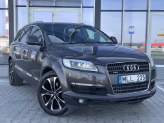Audi Q7 1