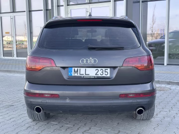 Audi Q7 5