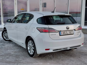 Lexus CT 200h 4