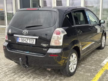 Toyota Corolla Verso 4