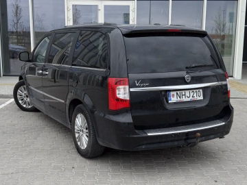 Lancia Voyager 4
