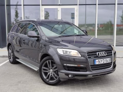 Audi Q7 1