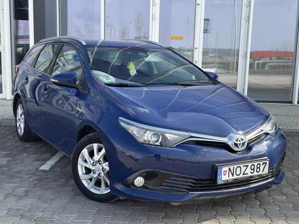 Toyota Auris 1