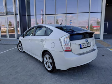 Toyota Prius 4