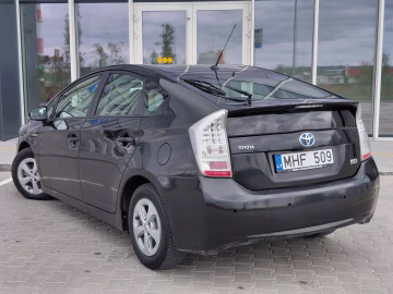 Toyota Prius 4