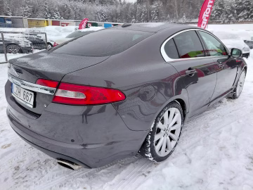 Jaguar XF 4