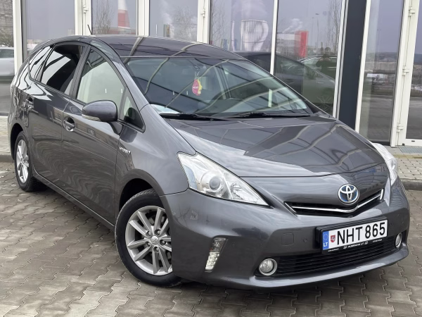 Toyota Prius+ 1
