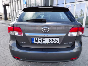 Toyota Avensis 5