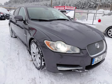 Jaguar XF 3