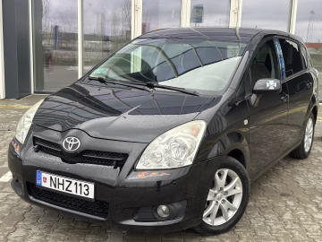 Toyota Corolla Verso 3